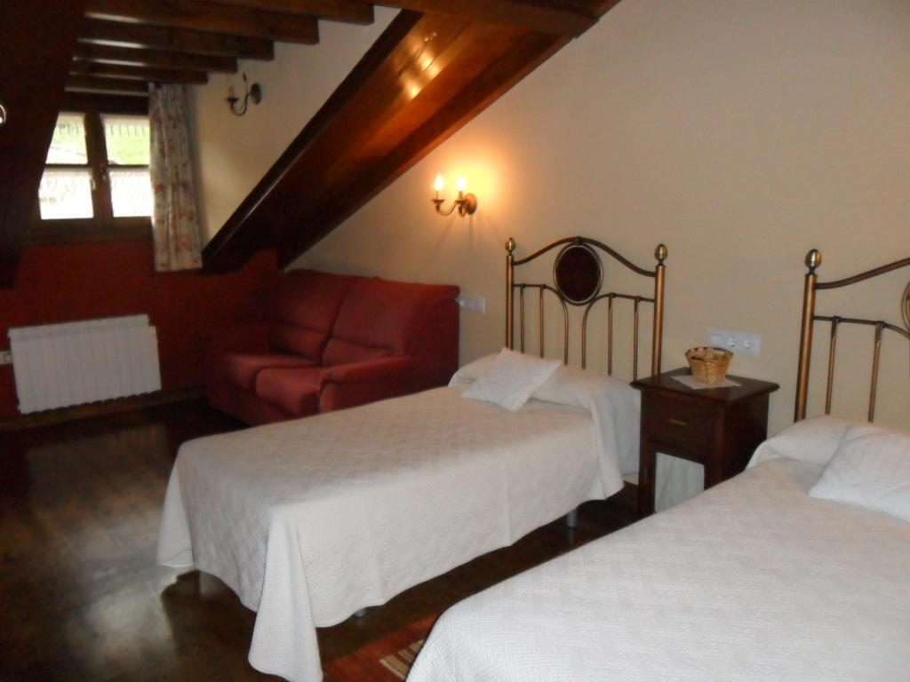 Apartamentos Rurales Los Villares Colunga Zimmer foto